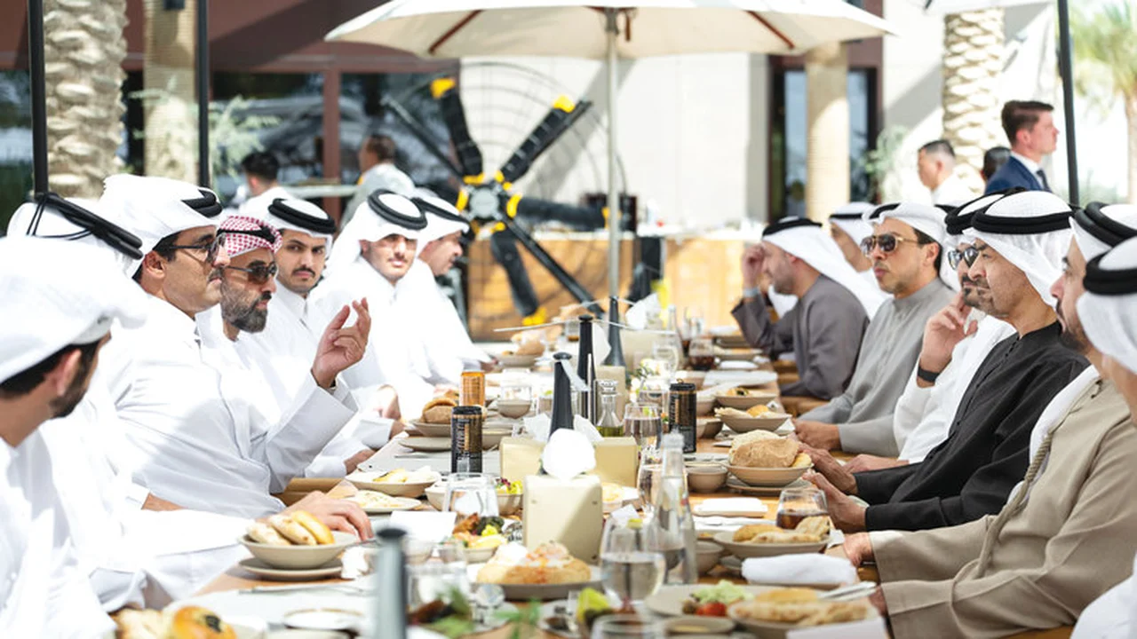 تطورات إقليمية حاسمة.. رئيس الدولة وأمير قطر يبحثان مستجدات الأوضاع في المنطقة